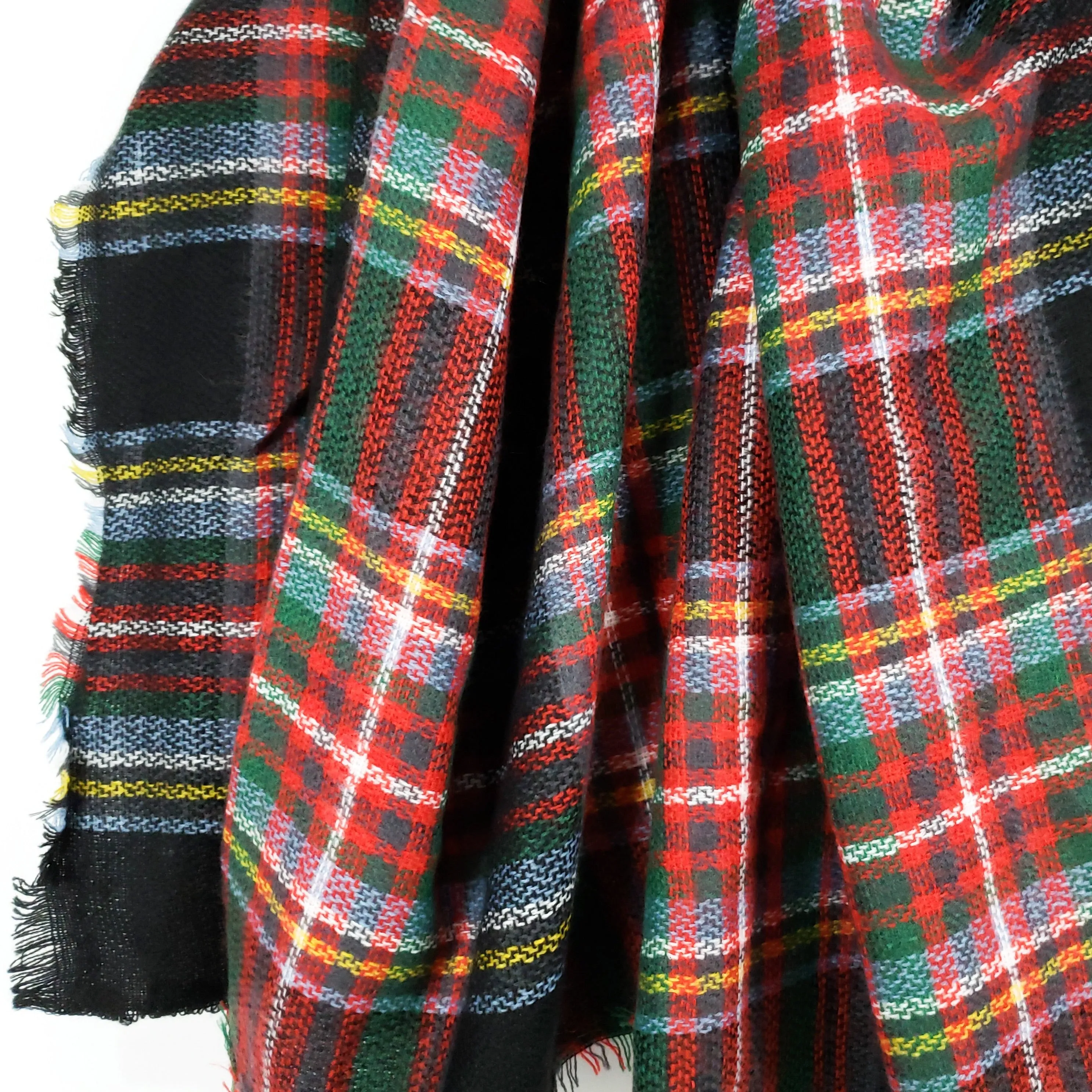 Cozy at Heart Plaid Blanket Scarf (Black)