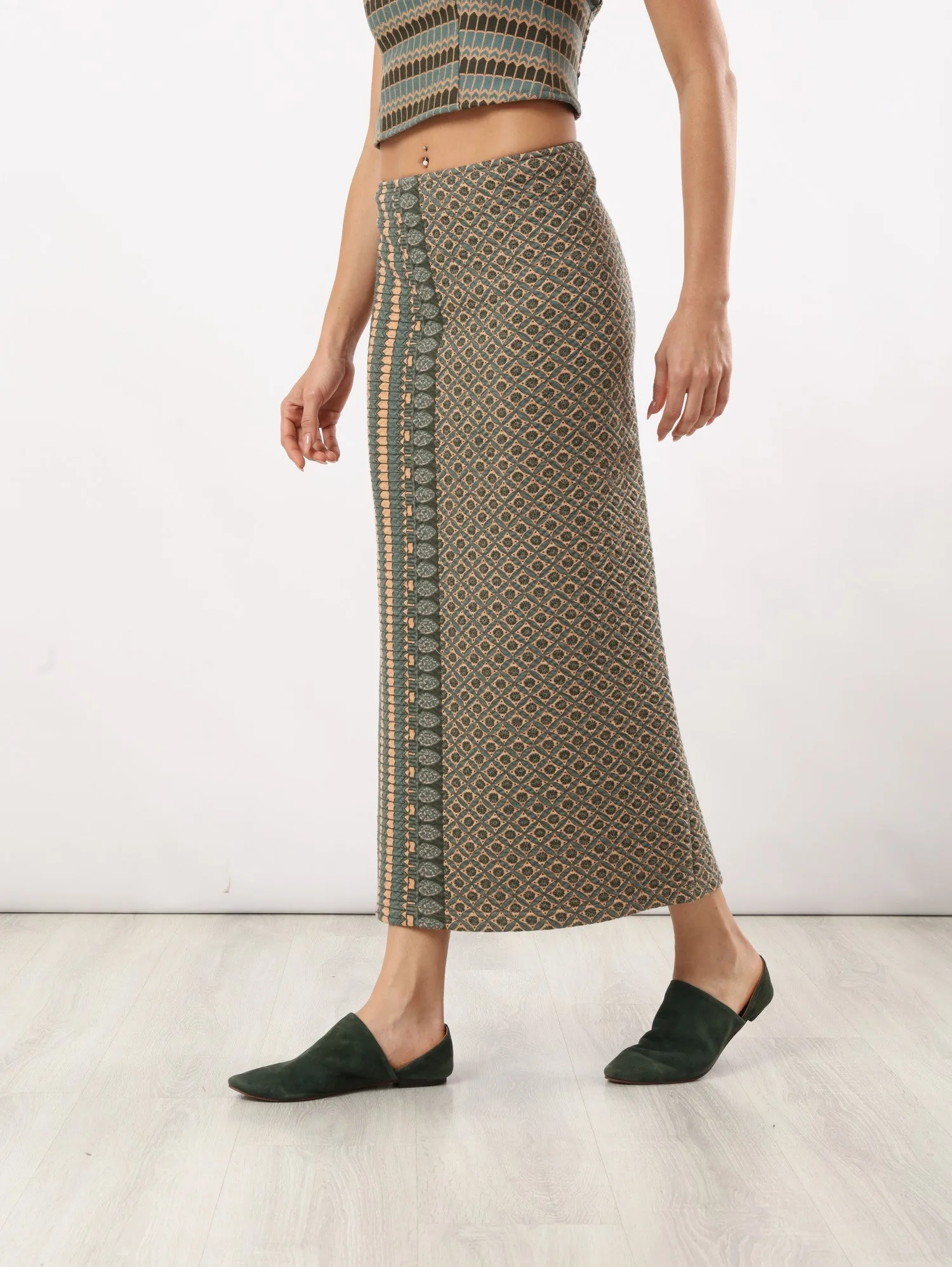 Long printed quilted skirt with side slits