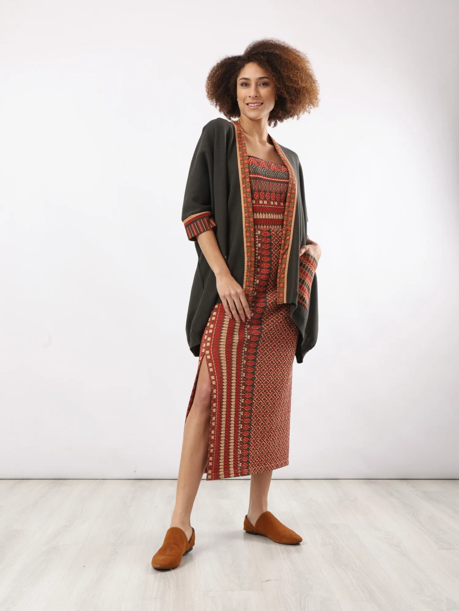 Long printed quilted skirt with side slits