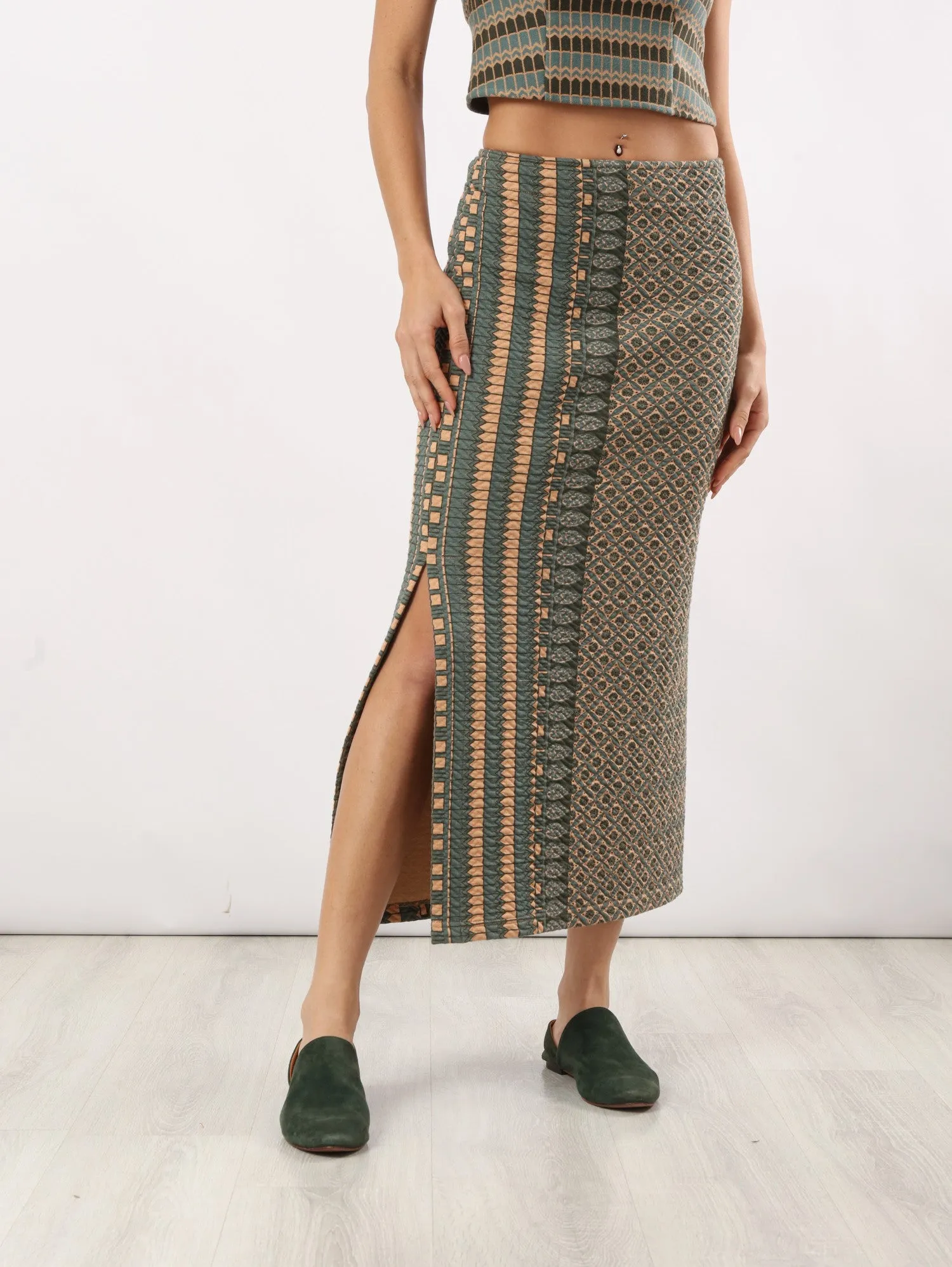 Long printed quilted skirt with side slits