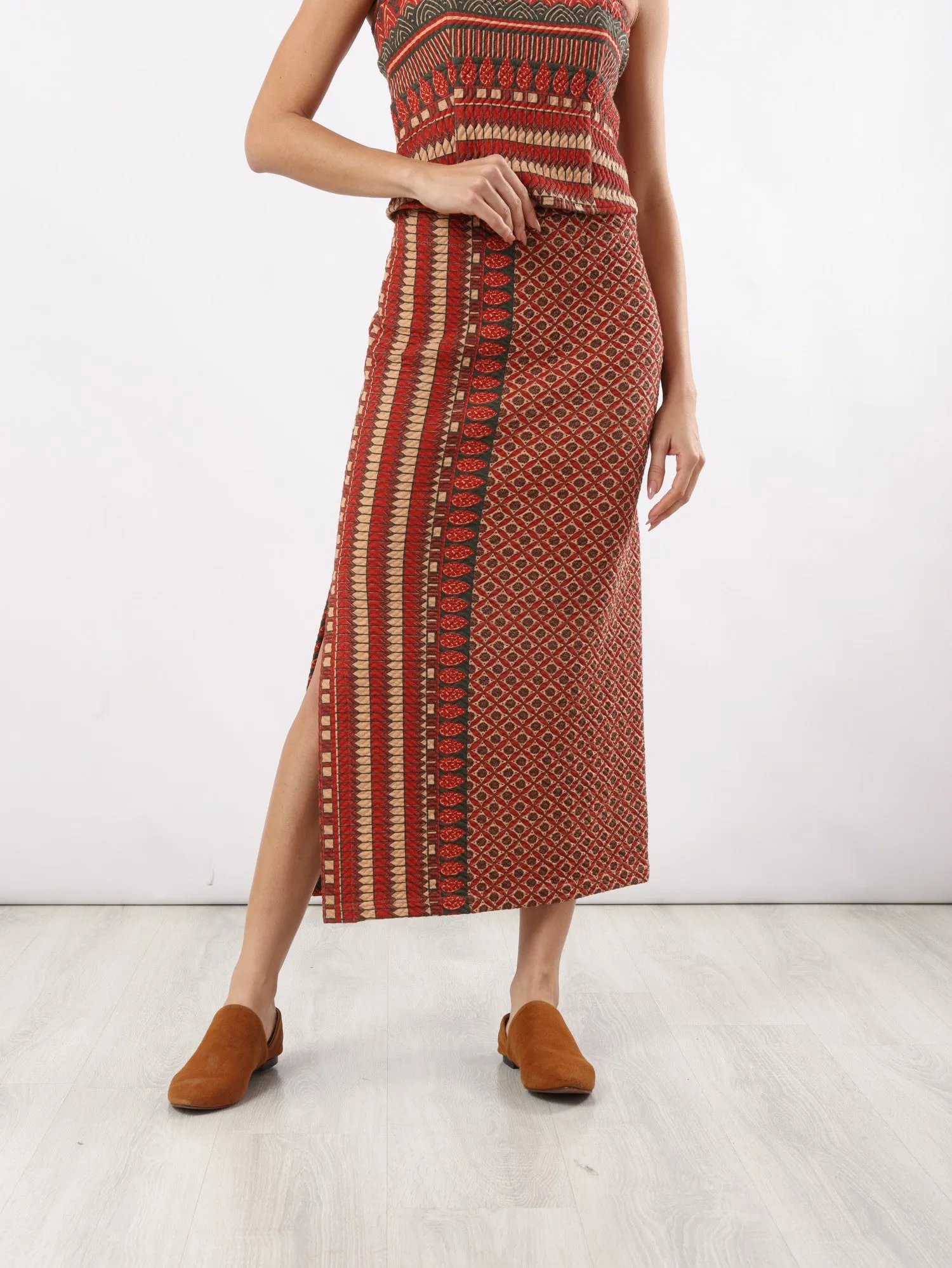 Long printed quilted skirt with side slits
