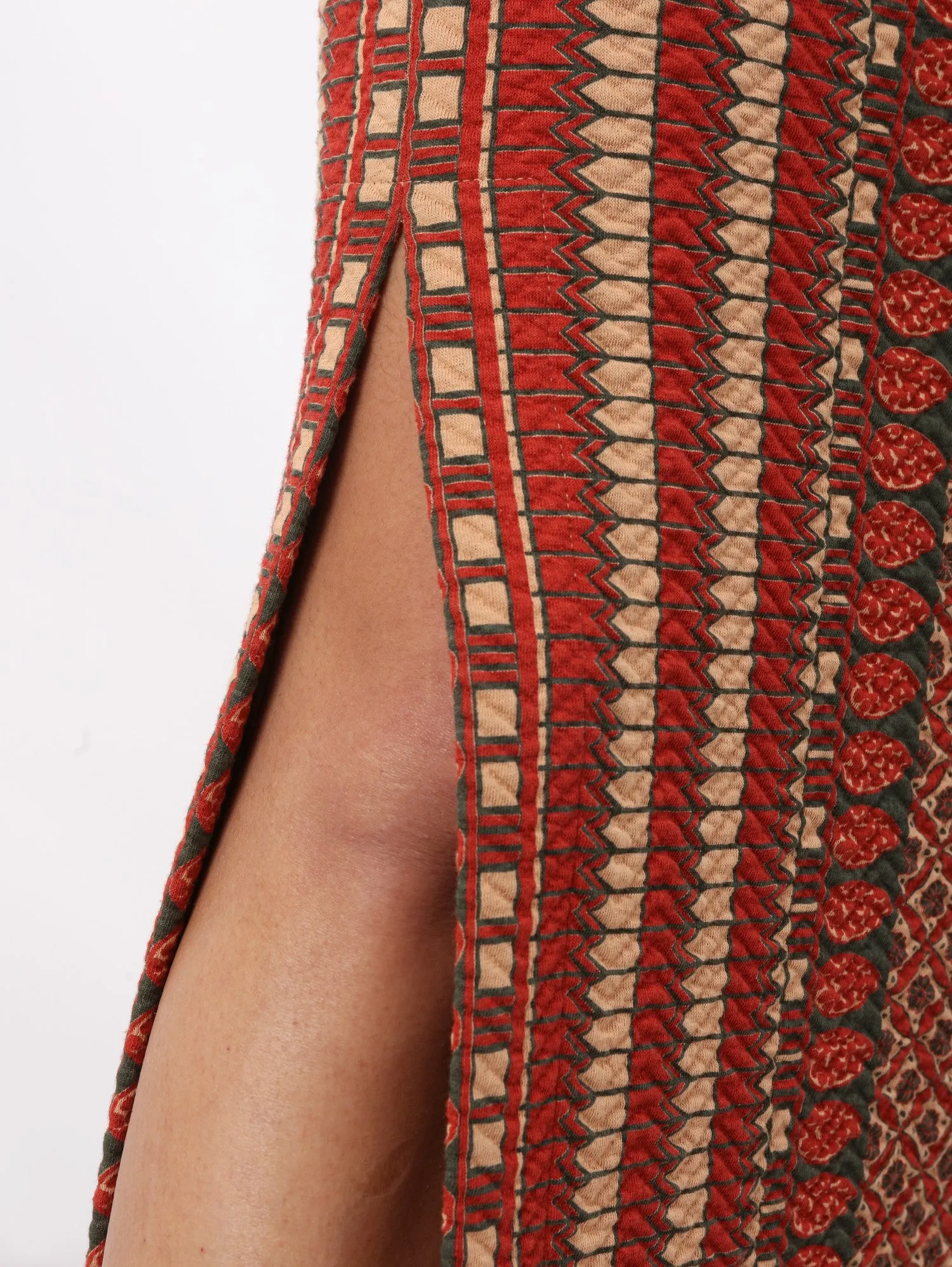 Long printed quilted skirt with side slits