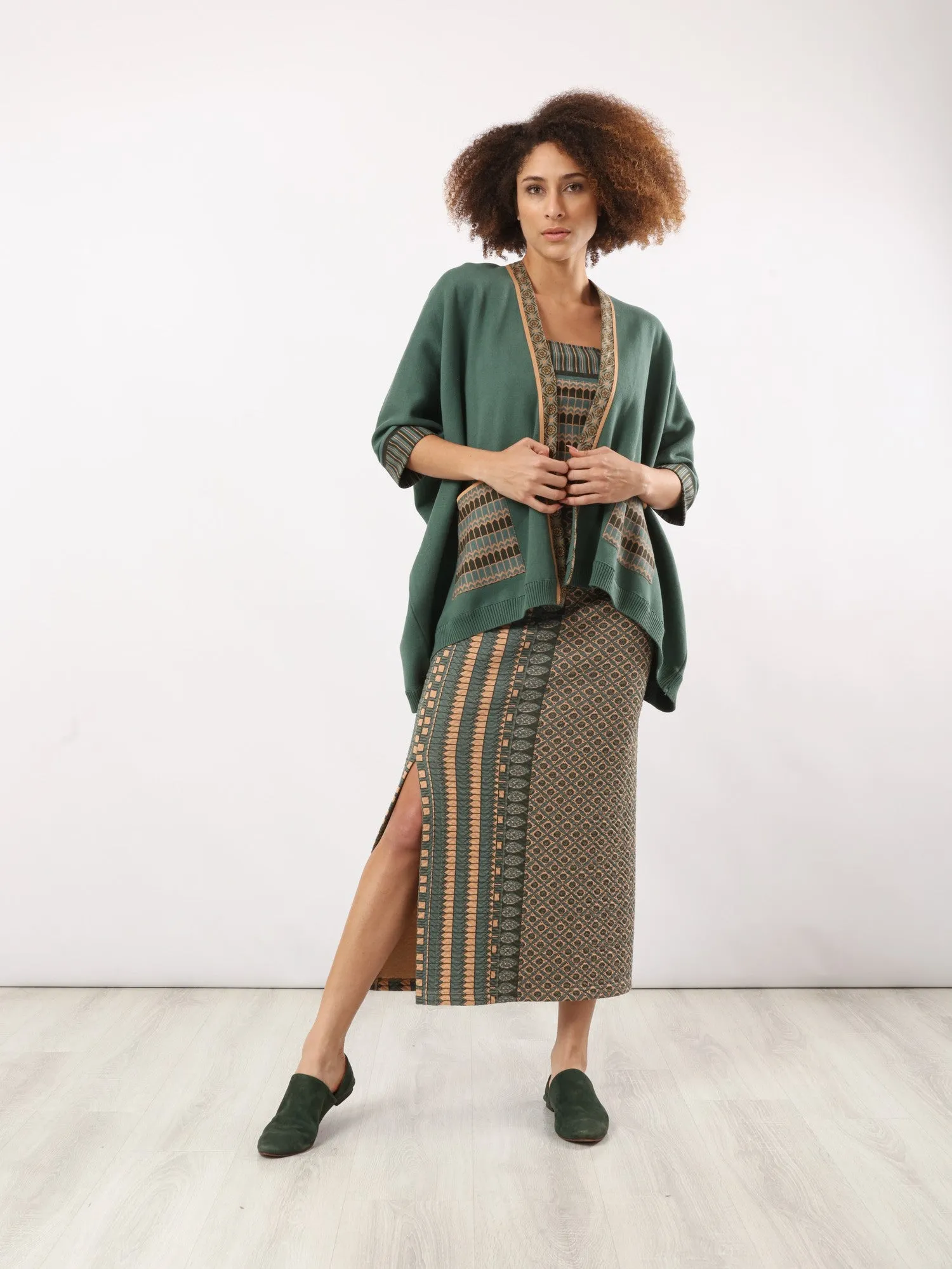 Long printed quilted skirt with side slits