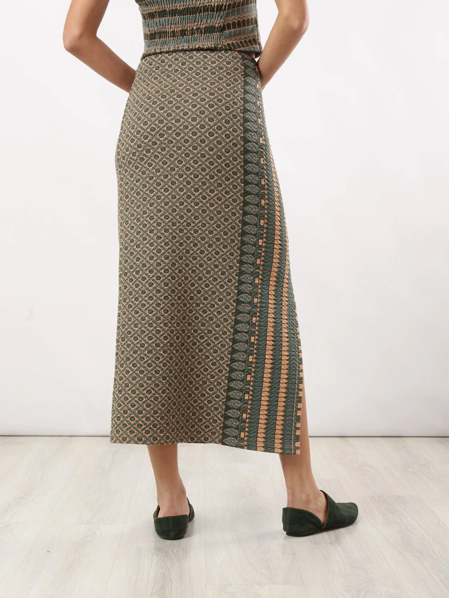 Long printed quilted skirt with side slits