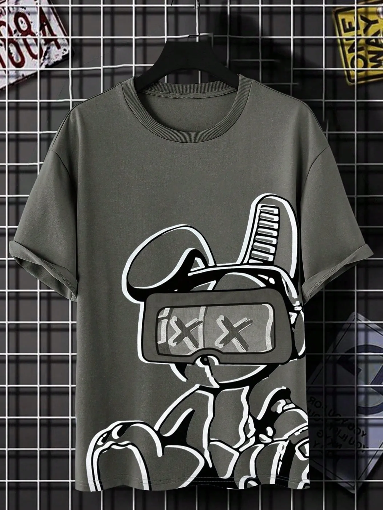 Manfinity EMRG Men's Cartoon Printed Short Sleeve T-shirt