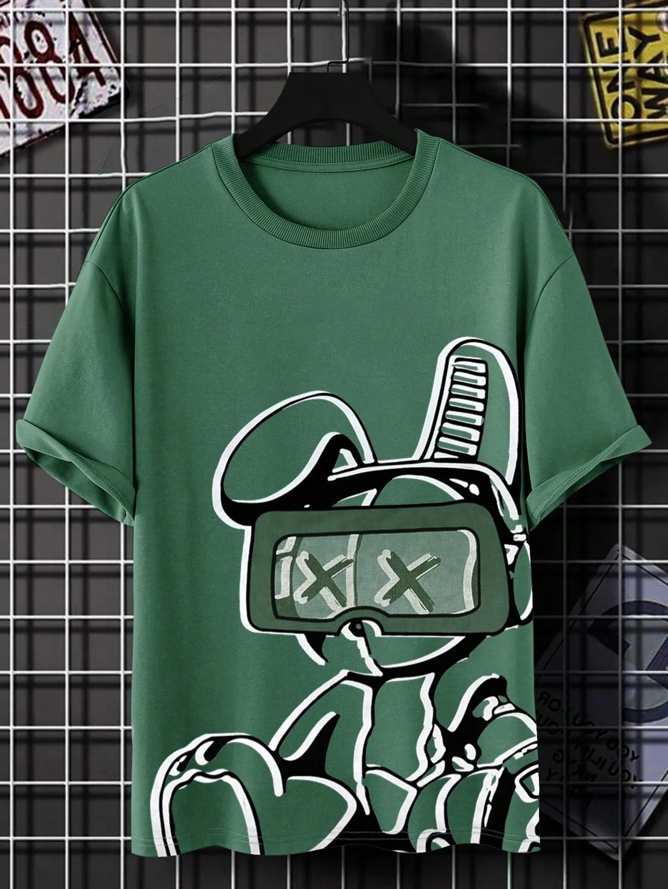 Manfinity EMRG Men's Cartoon Printed Short Sleeve T-shirt