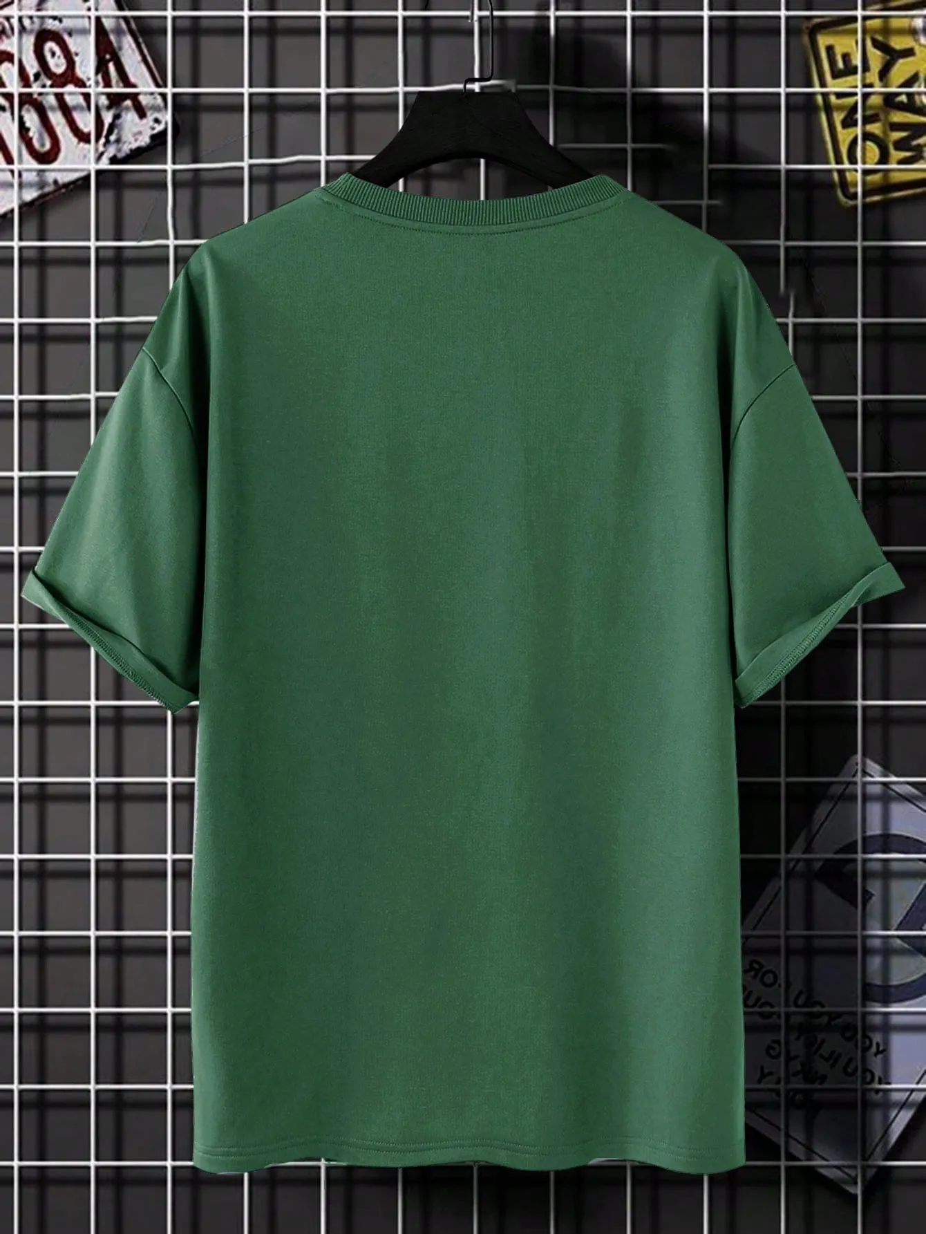 Manfinity EMRG Men's Cartoon Printed Short Sleeve T-shirt