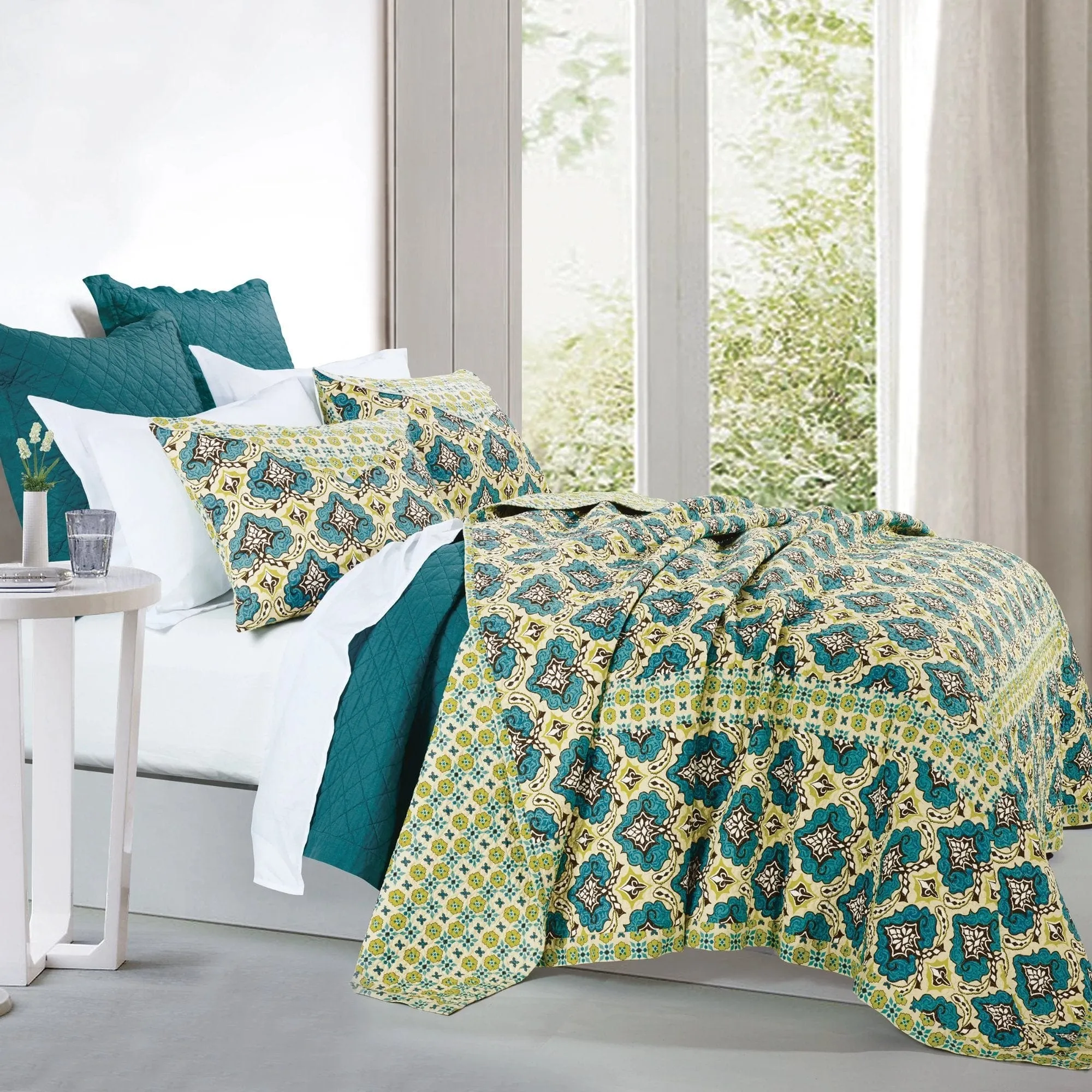 Salado Reversible Quilt Set
