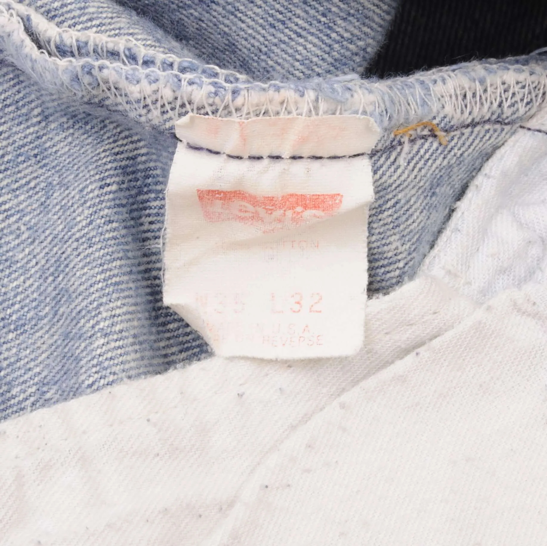 VINTAGE LEVIS 501 JEANS INDIGO 1980S SIZE W33 L28 MADE IN USA